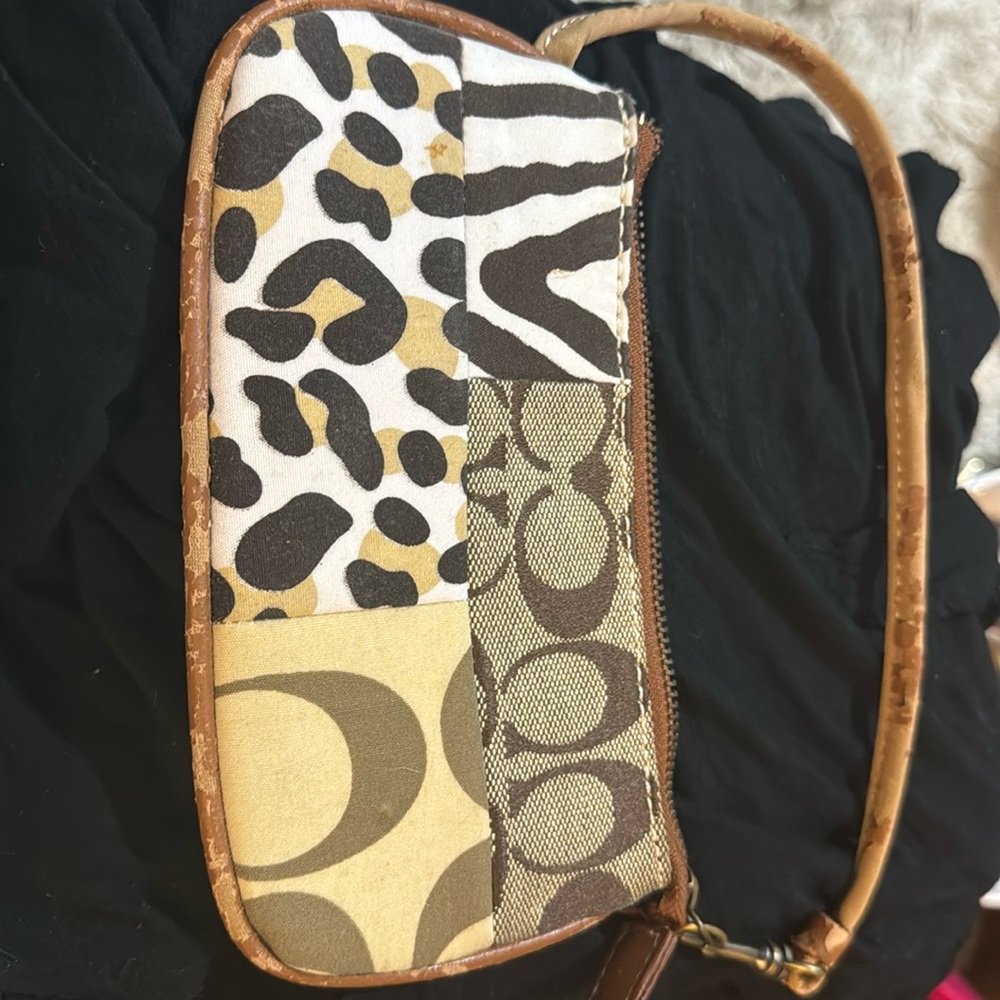 Small wristlet/ clutch